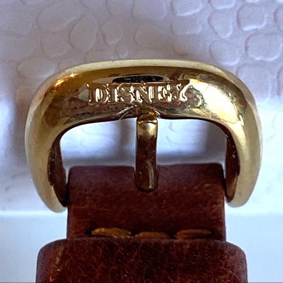 ⚡️Host Pick⚡️Limited Edition Vintage Pooh Snowflake Watch #849 of 1000🌟 - Picture 12 of 16